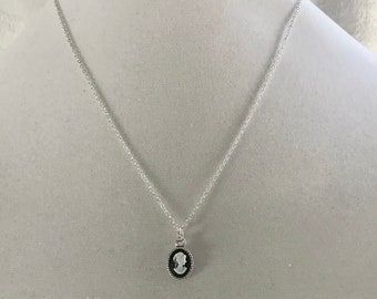 Tiny Cameo Pendant Necklace, Simple Minimalist Cameo Necklace, Adjustable Silver Metal Chain, Birthday Gift Teen, Girlfriend, Daughter