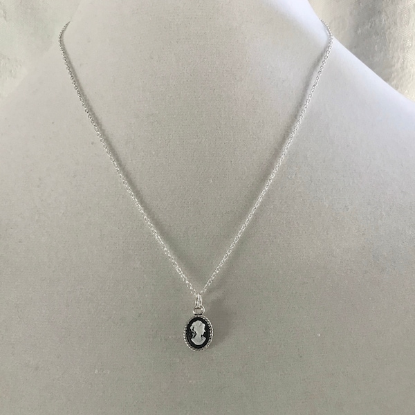 Tiny Cameo Pendant Necklace, Simple Minimalist Cameo Necklace, Adjustable Silver Metal Chain, Birthday Gift Teen, Girlfriend, Daughter