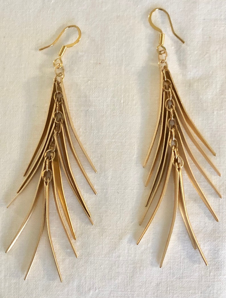 prom party jewelry gold plate ear wires Long gold tone brushed satin metal stacked spear feather dangle earrings long fancy gold earrings