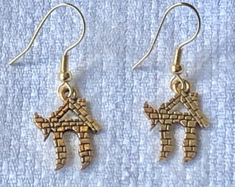 Chai Jewish Gold Metal Dangle Earrings, Gold plate Ear Wires, Jewish Life Symbol, Hanukkah Gift Mom Grandma Daughter