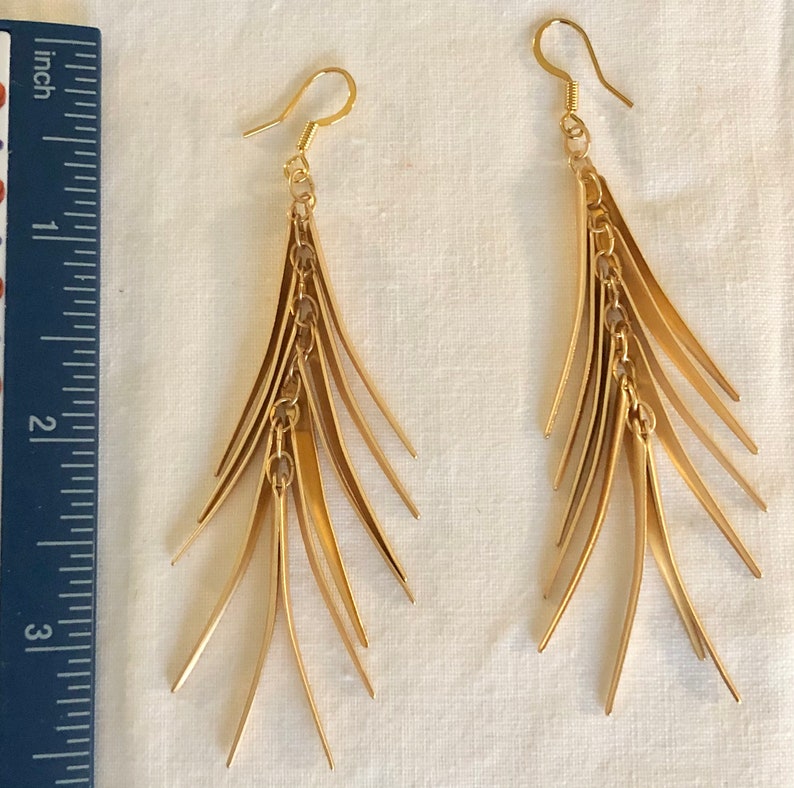 prom party jewelry gold plate ear wires Long gold tone brushed satin metal stacked spear feather dangle earrings long fancy gold earrings