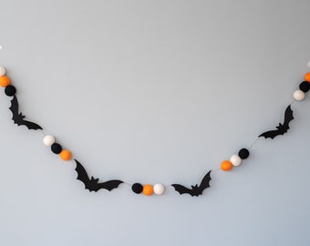 Felt Ball Halloween Garland: Black Bats, Spooky Decor