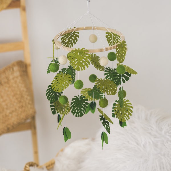 Monstera leaf mobile Tropical baby nursery mobile Baby shower gift for newborn Hanging felt minimalistic Green leaves mobile for baby crib
