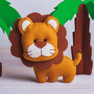 Felt lion ornament Jungle stuffed animals Jungle nursery decor Animal Ornaments Kids Magnets Montessori toddler First birthday gift Play set