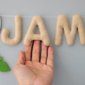 Striscione con nome in feltro per cameretta dei bambini nella giungla, bandierina con nome di animali del safari, cartello con nome per bambini, decorazione da parete appesa, ghirlanda in feltro con lettere