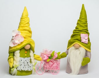 Spring gnomes Flower gnomes decor Funny gardener girl gnome Easter gnome Green Yellow Personalized gnomes Gift for Couple Ukraine sellers