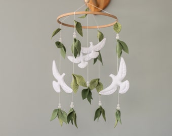 Birds baby mobile Neutral nursery decor Felt mobile Baby shower gift for newborn Hanging mobile for adults Leaf mobile for crib White dove