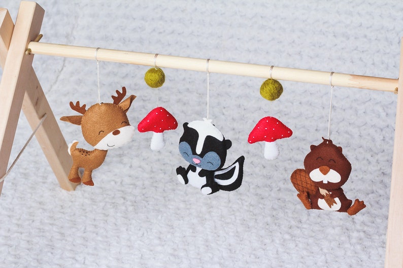 Forest Hanging toys set Baby gym toys set for newborns Woodland nursery decor Felt animals Deer Skunk Activity gym Baby shower gift for baby image 1