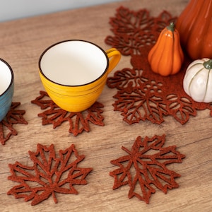 Felt Maple Leaf Coasters & Placemats: Fall Table Decor