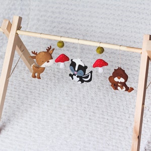 Forest Hanging toys set Baby gym toys set for newborns Woodland nursery decor Felt animals Deer Skunk Activity gym Baby shower gift for baby image 3