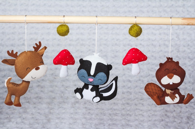 Forest Hanging toys set Baby gym toys set for newborns Woodland nursery decor Felt animals Deer Skunk Activity gym Baby shower gift for baby image 2