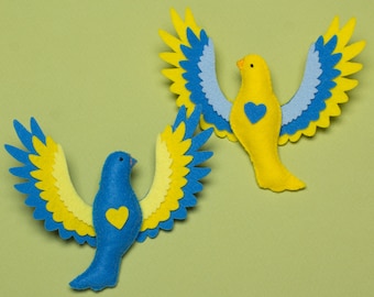 Lot de 2 décorations de Noël pour vendeurs ukrainiens, décoration d'oiseau en feutre, décoration de Noël pour vendeurs ukrainiens, oiseaux bleus jaunes