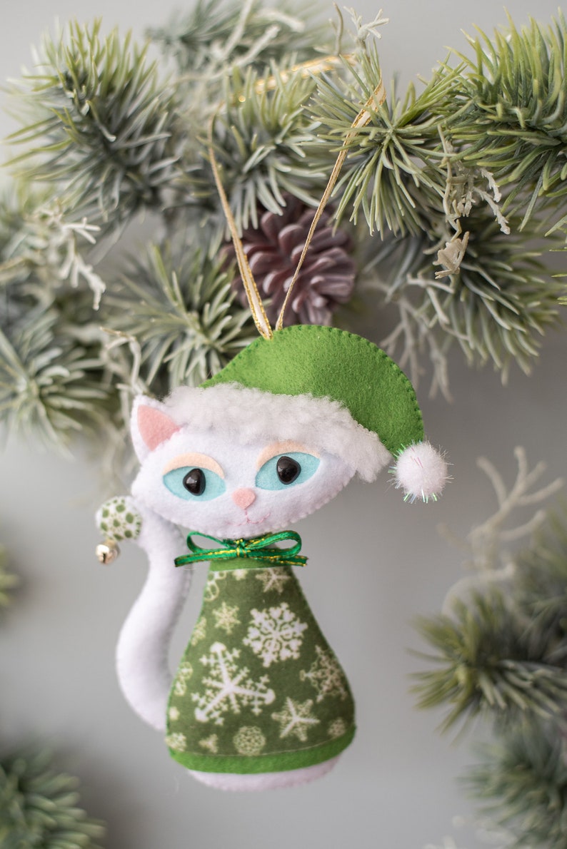 Felt cat ornament Christmas ornaments White cat ornament plush gift Pet lovers gift Stocking stuffer gift Housewarming gift image 2