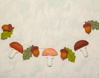 Mushroom garland Wall hanging decor Woodland Forest Felt mushroom banner Kids room nursery decor Garland for mantle Leaves garland