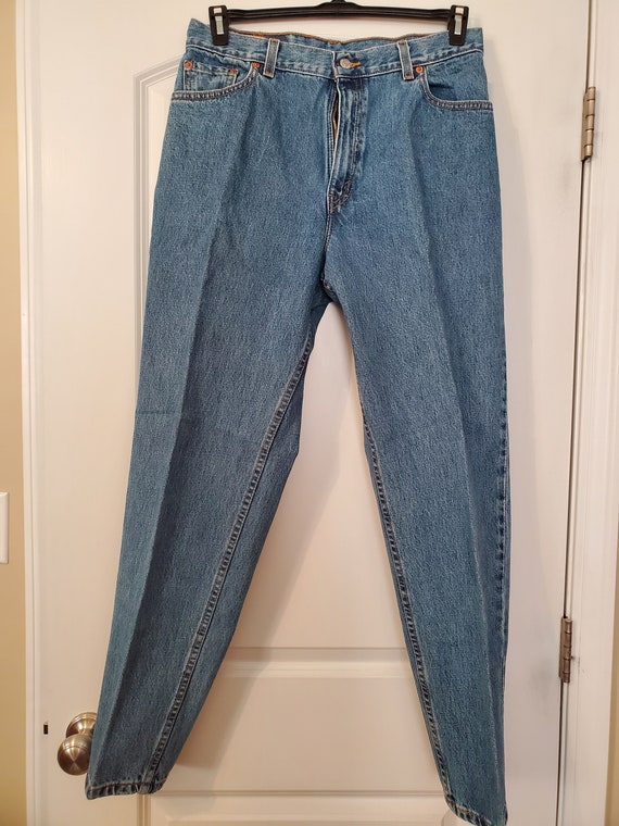 Vintage Mom jeans Levi's 550 Red tabs