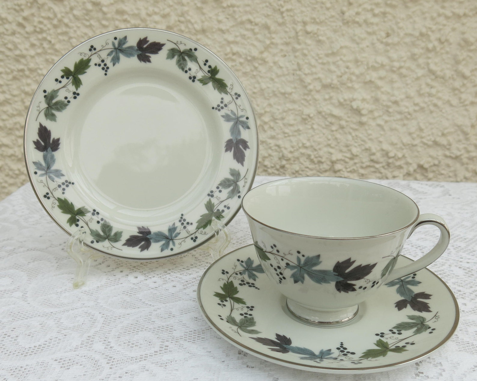 Vintage Royal Doulton Tea Set Burgundy Pattern 6 Trio, Sugar, Cream 20