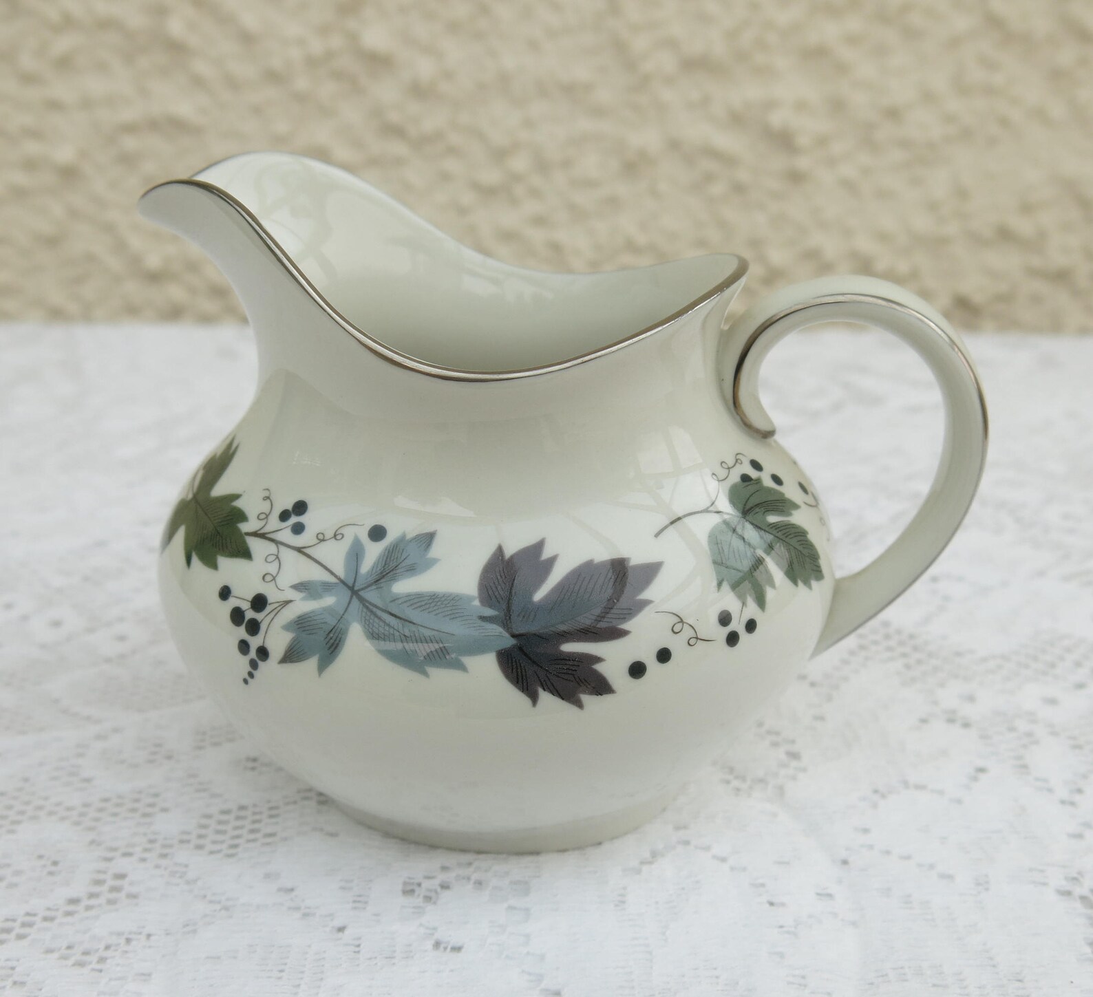 Vintage Royal Doulton Tea Set Burgundy Pattern 6 Trio, Sugar, Cream 20