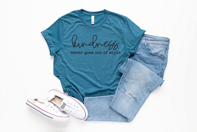 La amabilidad nunca pasa de moda SVG, PNG, PDF (Descarga digital) imagen 2