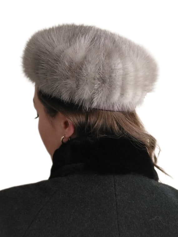 Vintage 50s / 60s Soft Grey Mink Fur Pillbox Hat … - image 3