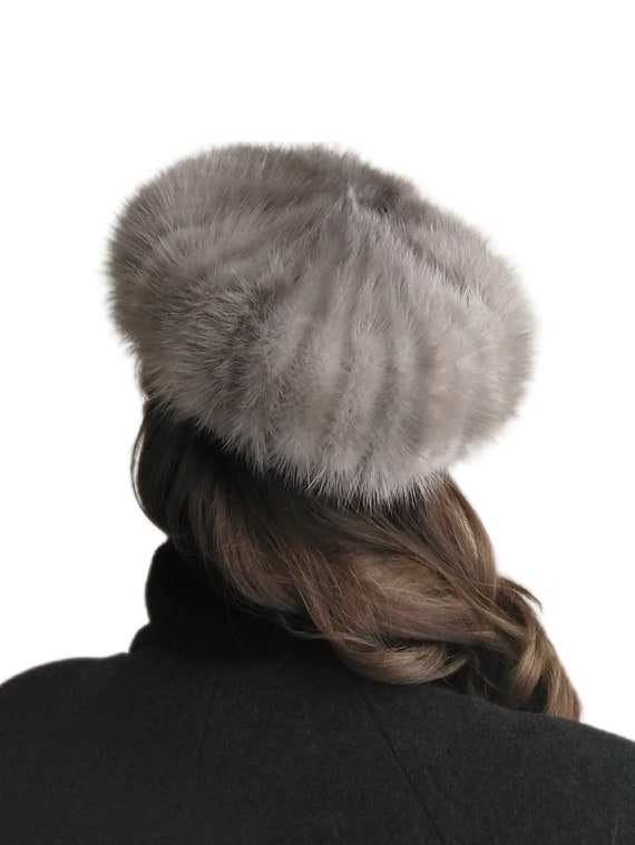 Vintage 50s / 60s Soft Grey Mink Fur Pillbox Hat … - image 2