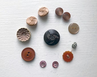 Boutons fantaisie, bouton rétro, boutons en plastique antique, bouton rétro, boutons, boutons des années 60 antique, bouton vintage, bouton du milieu du siècle, bouton