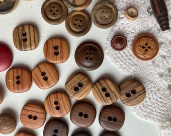 Vintage wood buttons,  plastic button set, wood buttons, vintage buttons, buttons,  colorful buttons, retro buttons, plastic retro notions