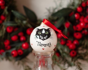 Babiole personnalisée de Noël d’animal familier - décoration peinte à la main d’arbre de poterie, faite à la main, unique, festive, saisonnière, souvenir, céramique, crabot, chat