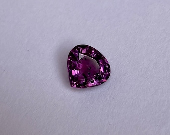 Zafiro púrpura rosa pera de 2,11 quilates: piedra preciosa de Ceilán sin tratamiento térmico
