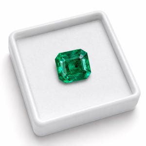 Natural Emerald Gemstone | 2.52 Carat Square Cut for Jewelry Making image 7