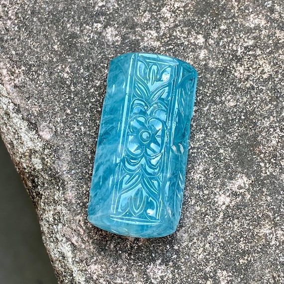 天然アクアマリン、ビッグサイズのアクアマリン彫刻、123.19 カラット