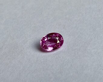 Zafiro rosa de Ceilán: piedra preciosa de 1,15 quilates de corte ovalado sin tratar