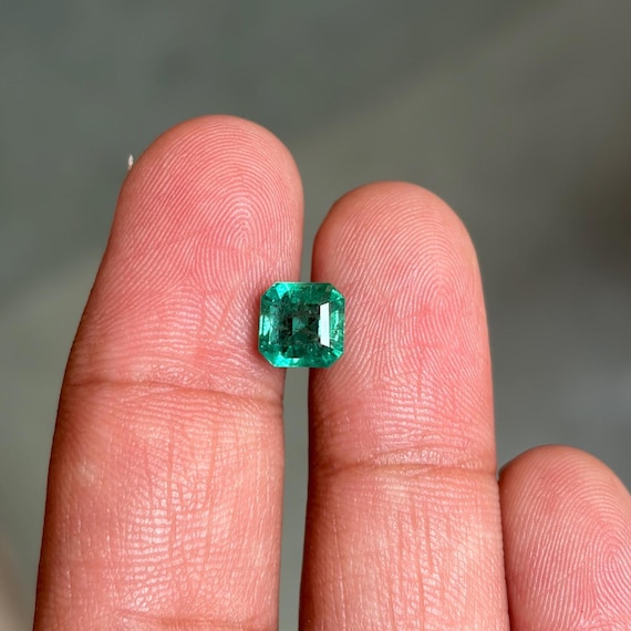 Natural Emerald Gemstone | 2.52 Carat Square Cut for Jewelry Making