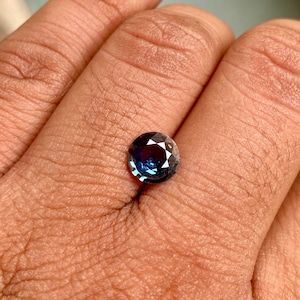 Natural Blue Sapphire 1.50 Carat Round Cut 8x8mm Unheated Ceylon Gemstone - Perfect for Rings & Necklaces