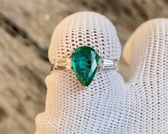 エメラルドリング 3ストーンデザイン 5月誕生石エメラルド結婚指輪8月誕生石天然ペリドットリング