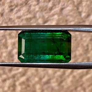 Turmalina Verde Menta 8.40 Cartas Corte Rectángulo, 13.7 x 8.2MM, Turmalina Natural Bi Color Turmalina Certificada Sin Tratamiento, Minas Brasileñas