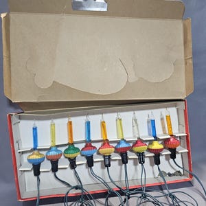 9 Vintage Noma C-6 Christmas Bubble Lights in Original Box set 509