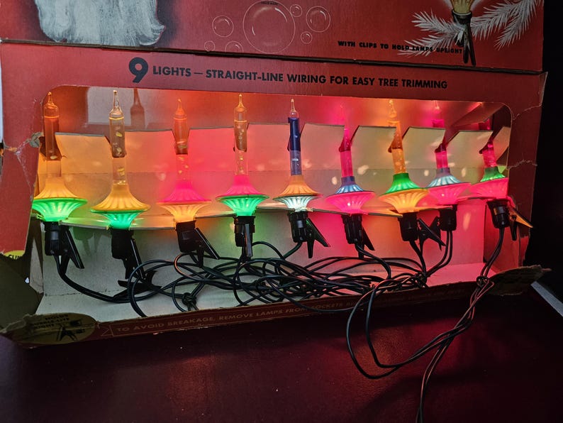 9 Vintage 1940's Noma C6 Flying Saucer Christmas Bubble Lights in Box
