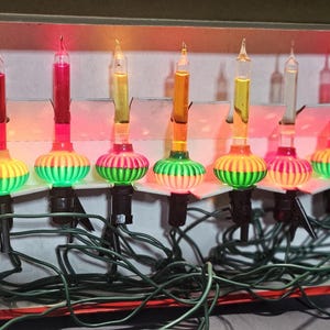 9 Vintage Noma C-6 Christmas Bubble Lights in Original Box set 509