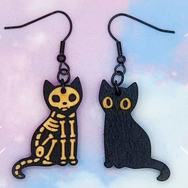 Boucles d'Oreilles En Bois - Le Chat Noir Et Squelette De Schrodinger, Vivant Et Mort