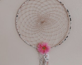 Pink daisy dream catcher