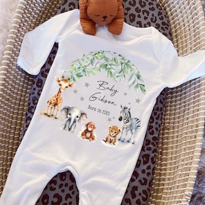 Geboren in 2025 Baby wachsen, personalisierter Strampelanzug, geboren in 2025 Geschenk, personalisierte Babyweste, Safari Baby Geschenk, Baby Andenken