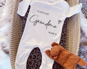 Ich liebe meine Großeltern Baby Weste, personalisierte Nan Bodysuit, Neugeborenen Schwangerschaft Ankündigung, werde ein Großelternteil, Baby Ankündigung