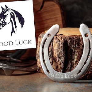 Cadeau porte-bonheur pour les amateurs de chevaux : authentique fer à cheval porte-bonheur avec cheval élégant | Charme équestre | Souvenir du motard | Décoration d'écurie