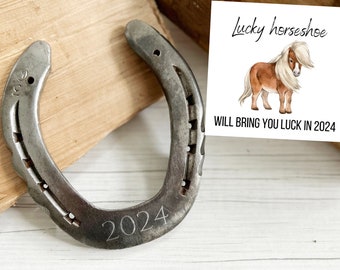 Glückshufeisen bringt Ihnen Glück im Jahr 2024 - Glücksbringer Hufeisen Geschenk, Pferdeliebhaber Geschenkidee, Glücksbringer für den besten Freund Einzigartiges Geschenk