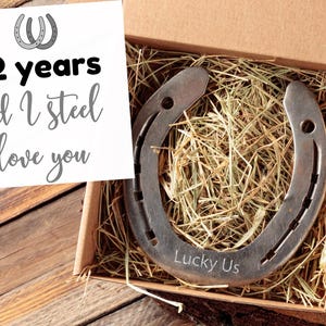 Regalo de herradura de la suerte para el 12.º aniversario de bodas: herradura de hierro hecha a mano + tarjeta de acero "Te amo", recuerdo personalizado de aniversario de bodas