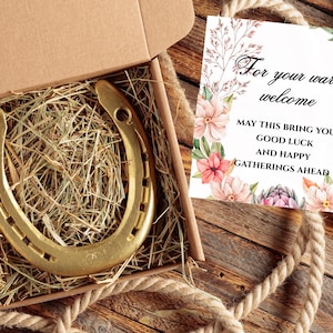 Cadeau pour hôtesse : fer à cheval porte-bonheur avec carte de remerciement | Cadeau personnalisé unique pour hôte | Décoration de table rustique avec breloque souvenir personnalisée