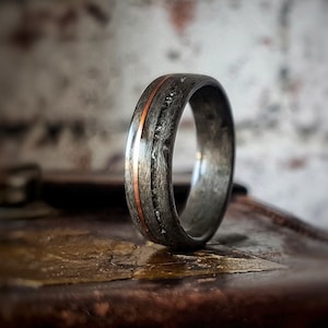 Grauer Vogelaugen Ahorn Ring mit Rauchquarz & Kupferdraht Einlage - Alternativer Metallring - Handgefertigter Holzring