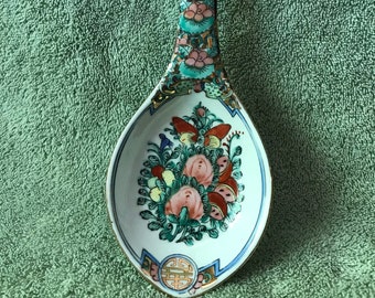 Large Chinese Serving Spoon, Rose Medallion and Butterfly, Y. T. Hand Decorated, Hong Kong