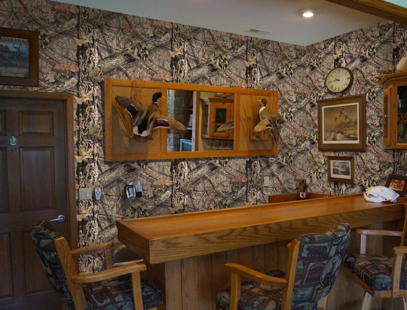 Peel and Stick Camo Vinyl Wallpaper in Mossy Oak Breakup Country Camo