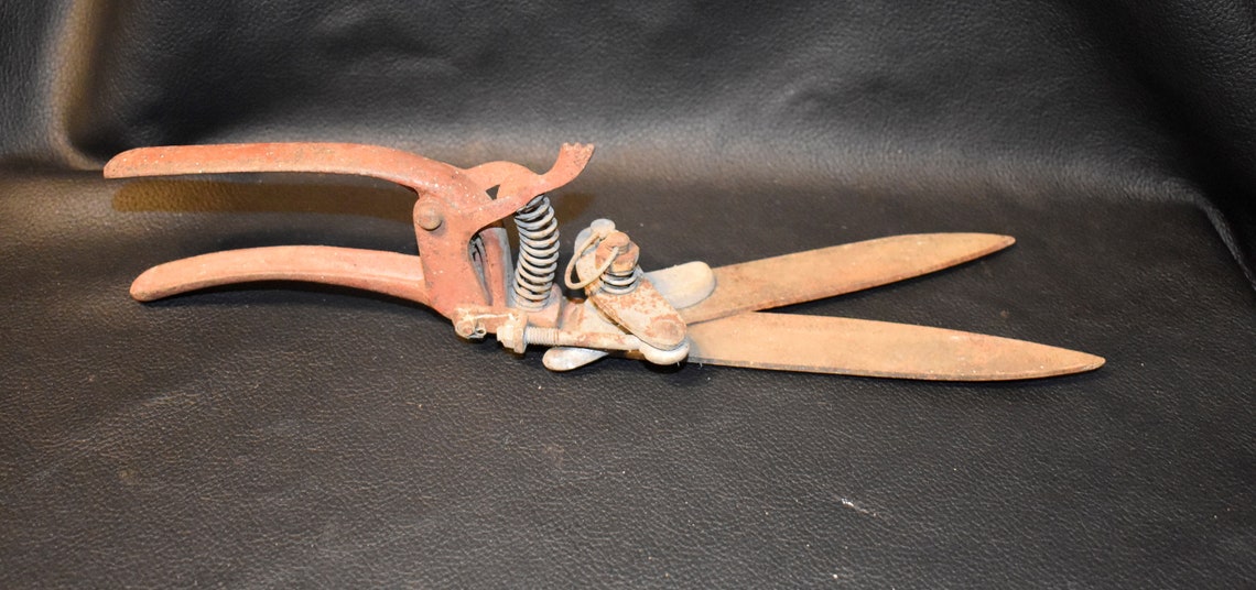 Vintage Hand Trimmers Grass Shears Trimmers Garden Tool Etsy